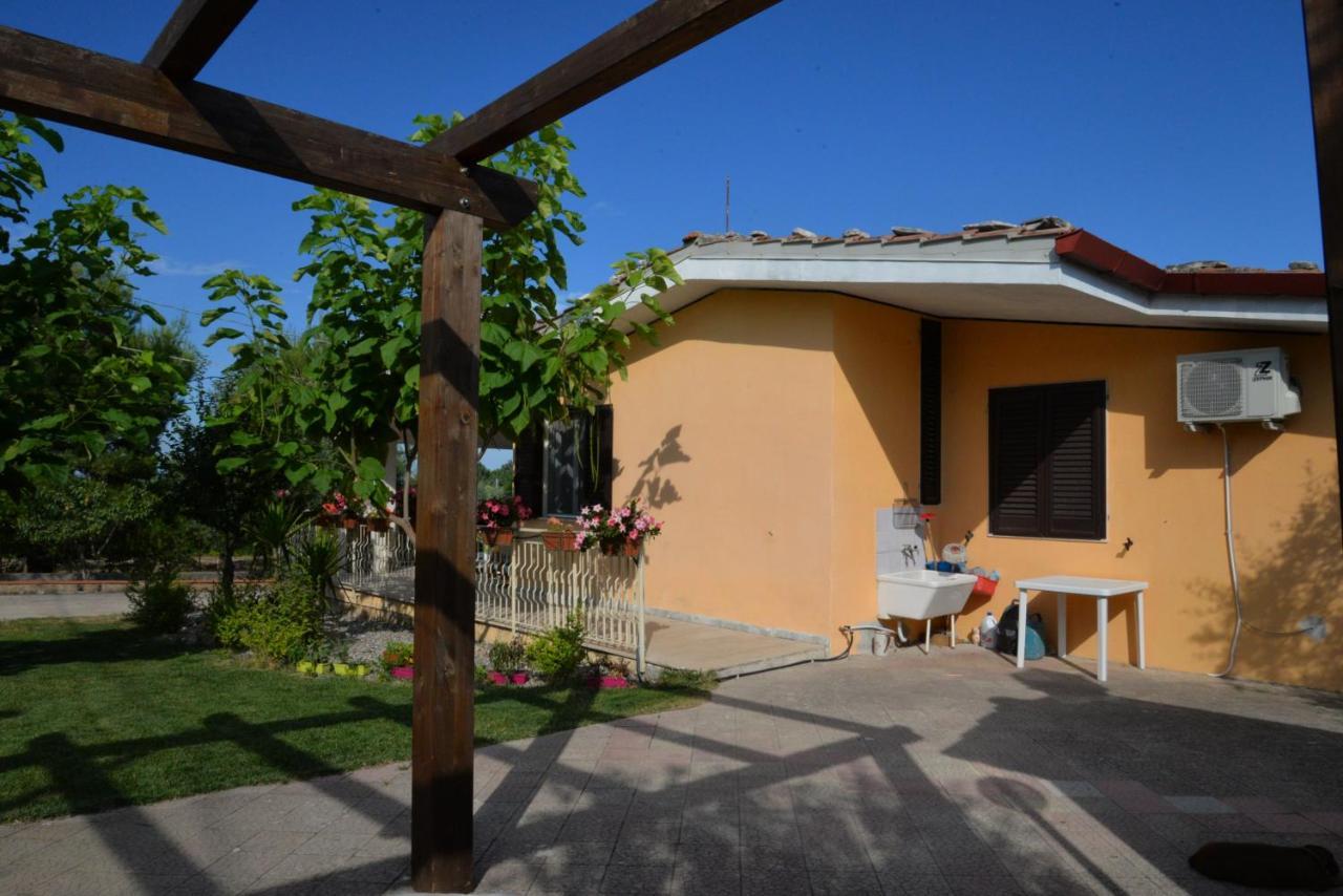 B&B Lara Santola Corato Buitenkant foto